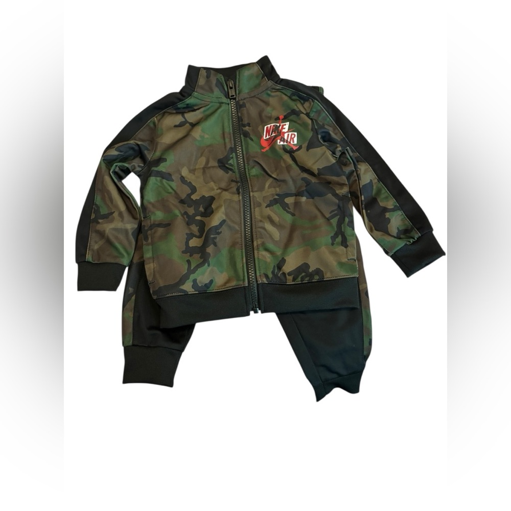 Nike Jordan | track jacket 18M pants set